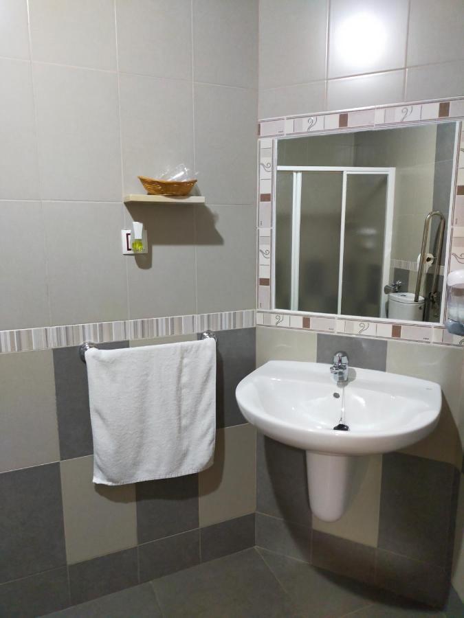 Hostal Banderas Fuensanta de Martos Exterior foto