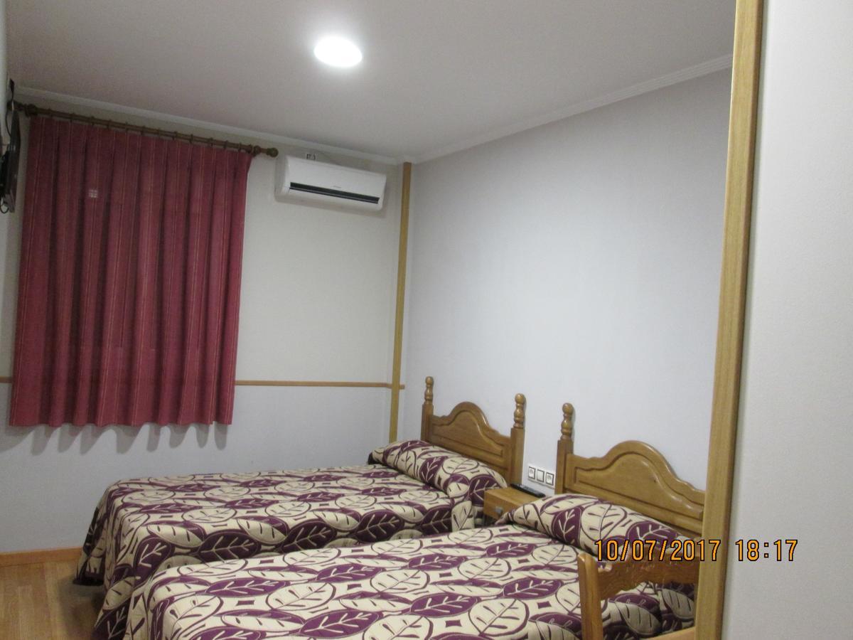 Hostal Banderas Fuensanta de Martos Exterior foto
